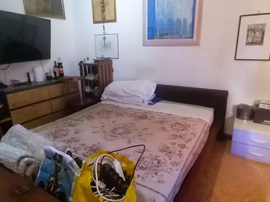 Immagine 75 di Appartamento in vendita  a Carrara