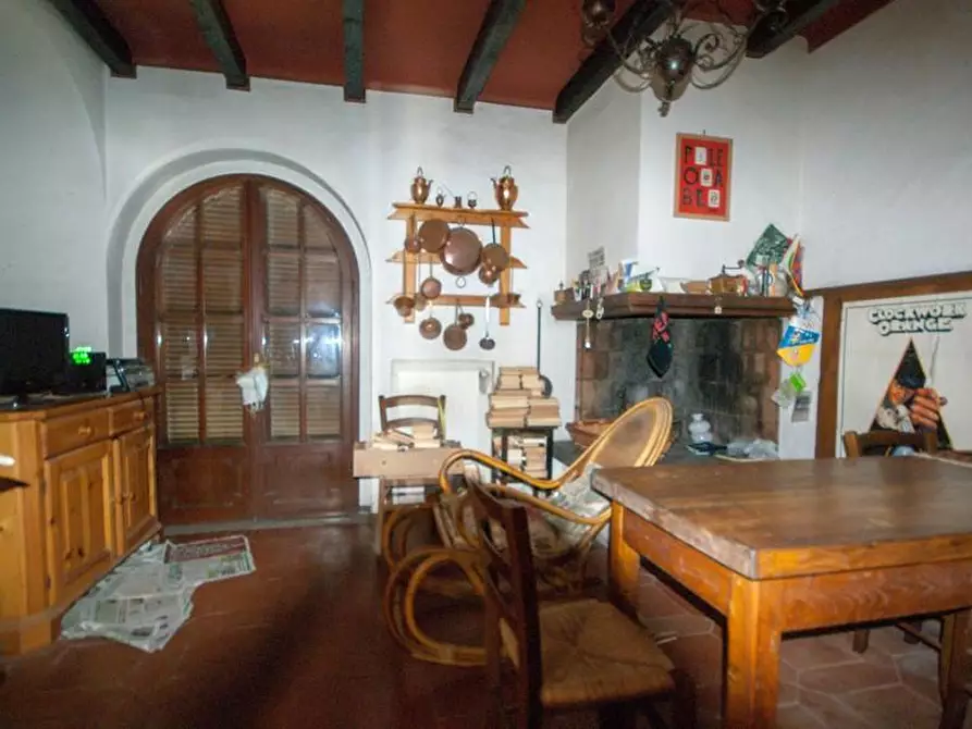 Immagine 27 di Villa in vendita  a Massa