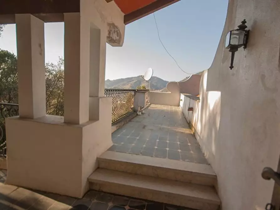 Immagine 39 di Villa in vendita  a Massa