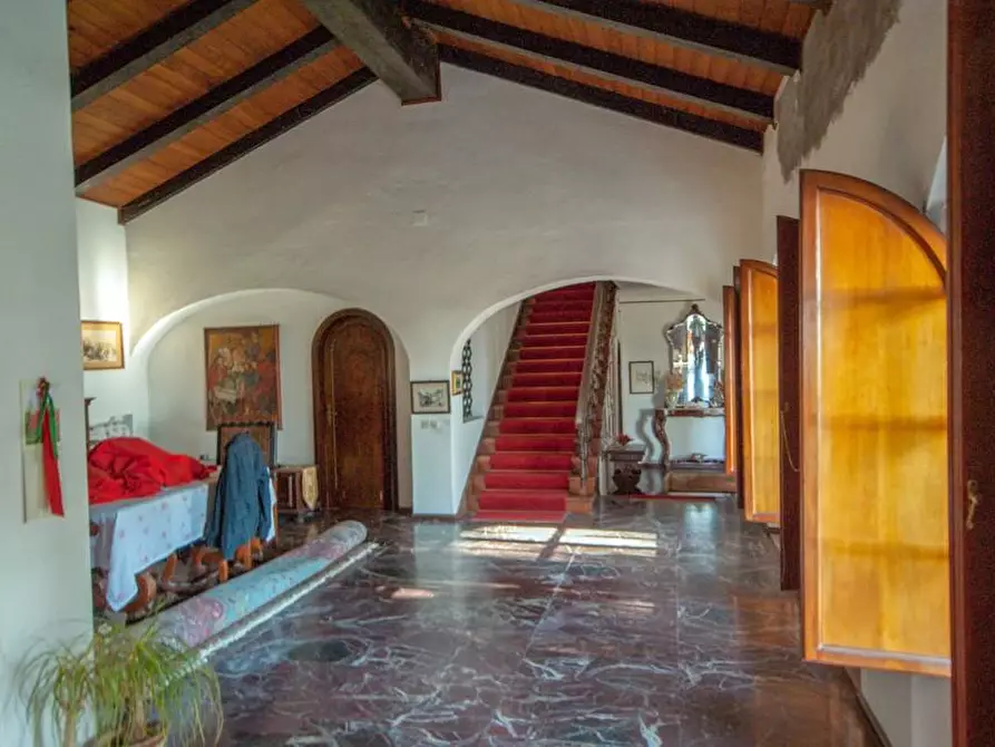 Immagine 13 di Villa in vendita  a Massa