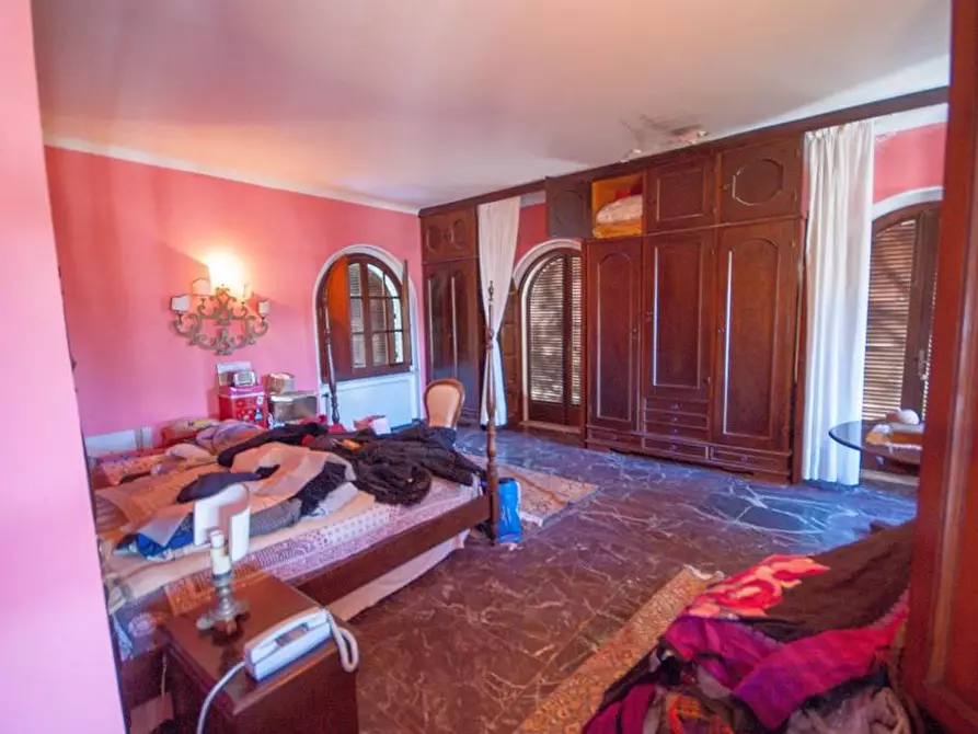 Immagine 29 di Villa in vendita  a Massa