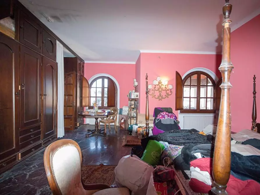 Immagine 30 di Villa in vendita  a Massa