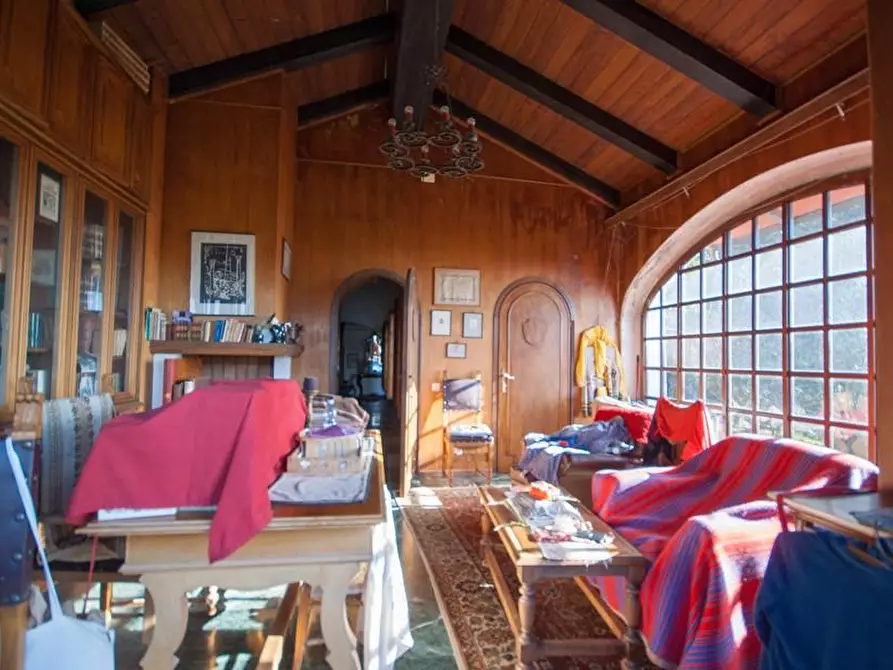 Immagine 22 di Villa in vendita  a Massa