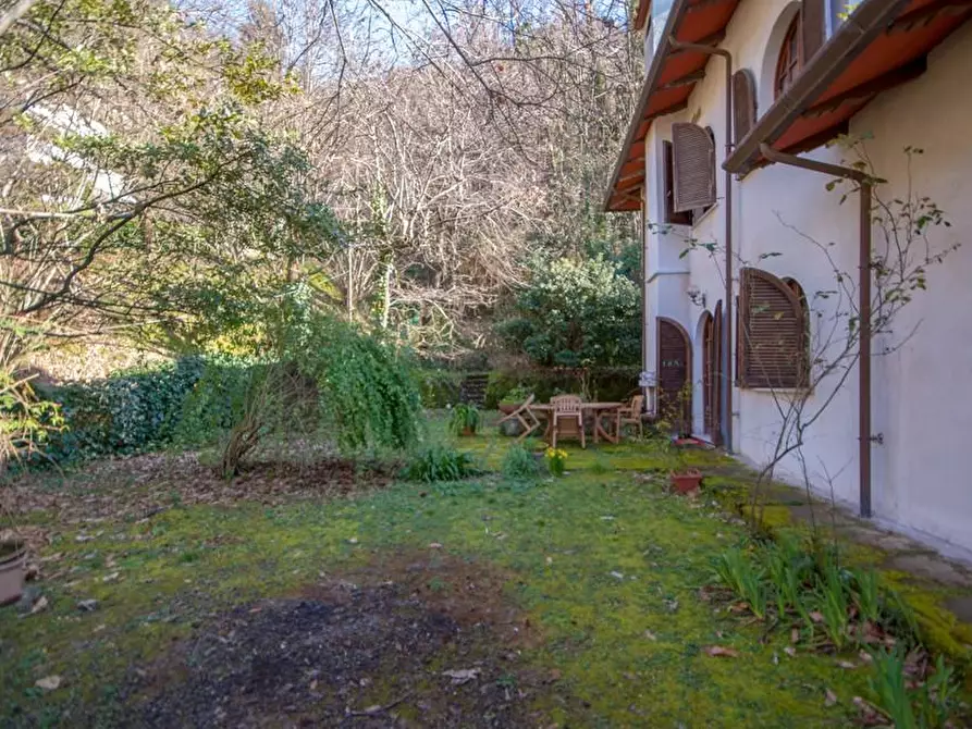 Immagine 9 di Villa in vendita  a Massa