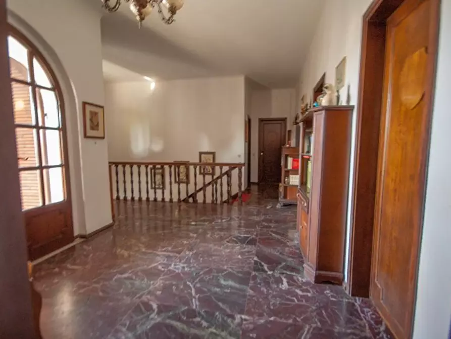 Immagine 32 di Villa in vendita  a Massa