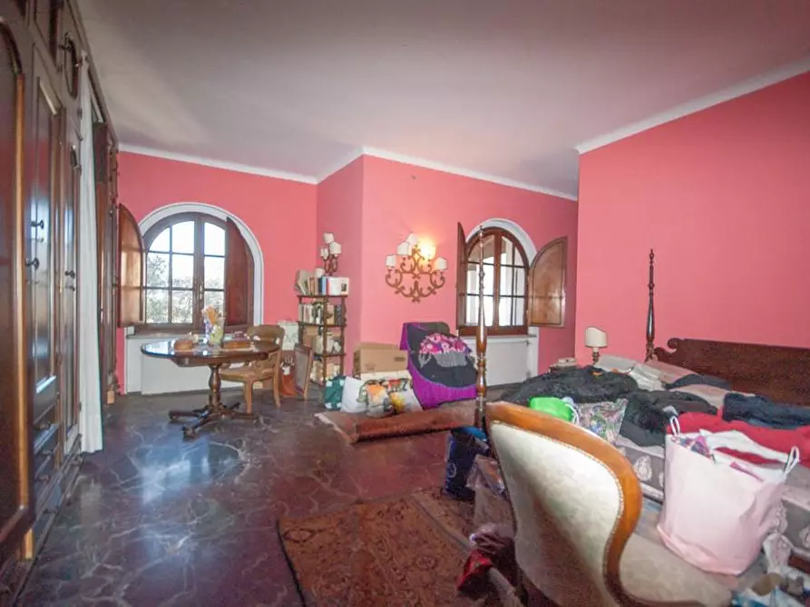 Immagine 31 di Villa in vendita  a Massa