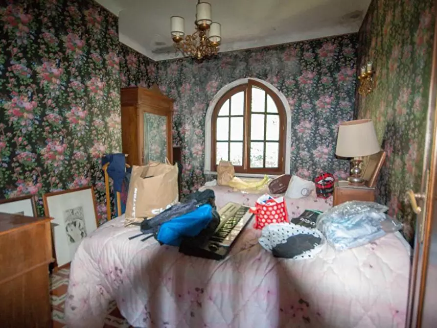 Immagine 34 di Villa in vendita  a Massa