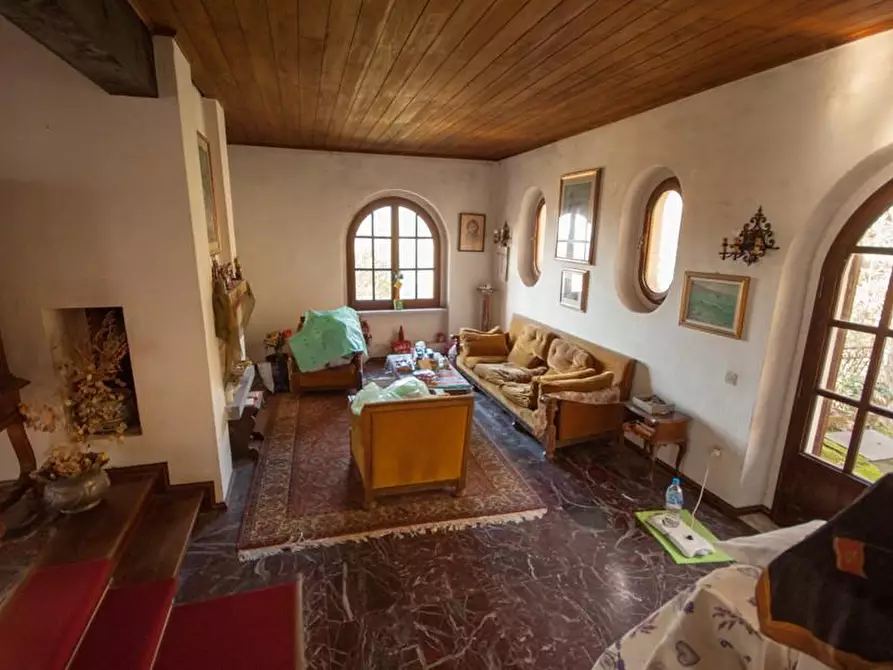 Immagine 16 di Villa in vendita  a Massa