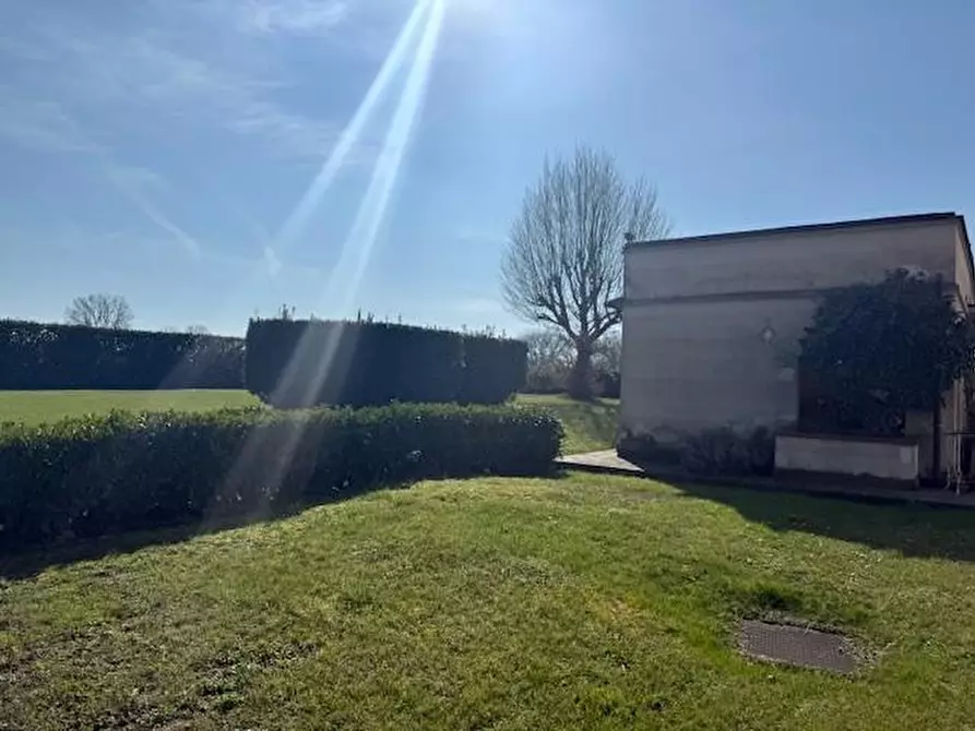 Immagine 5 di Villa in vendita  a Fucecchio