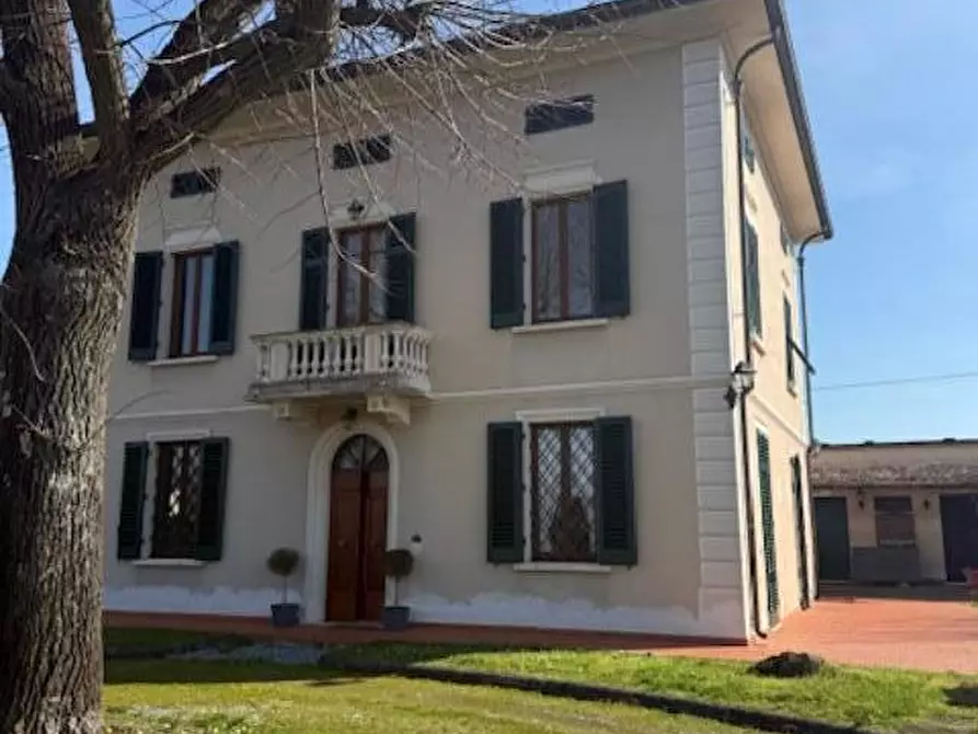 Immagine 3 di Villa in vendita  a Fucecchio