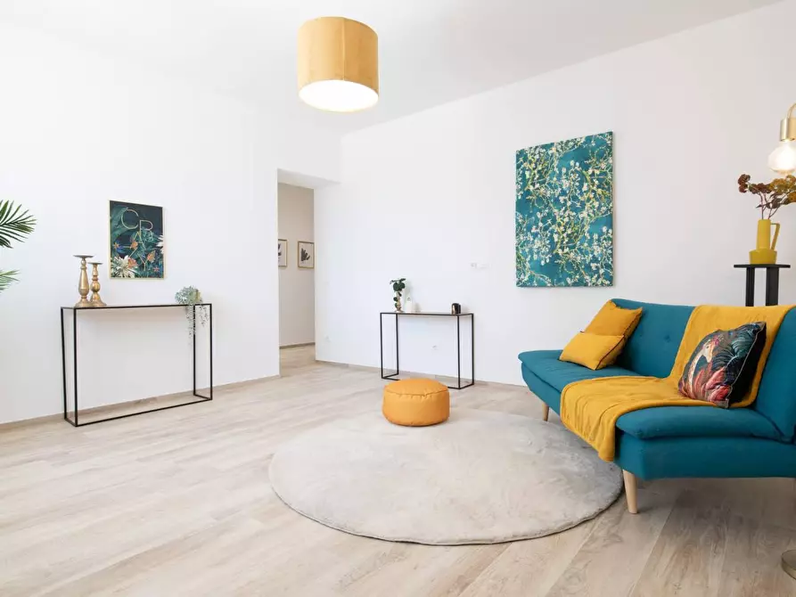 Immagine 2 di Appartamento in vendita  a Cascina