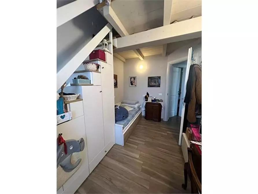 Immagine 17 di Porzione di casa in vendita  a Carrara