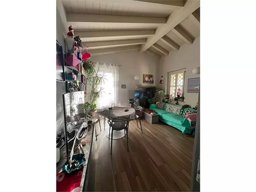 Immagine 2 di Porzione di casa in vendita  a Carrara