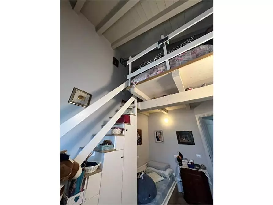 Immagine 7 di Porzione di casa in vendita  a Carrara