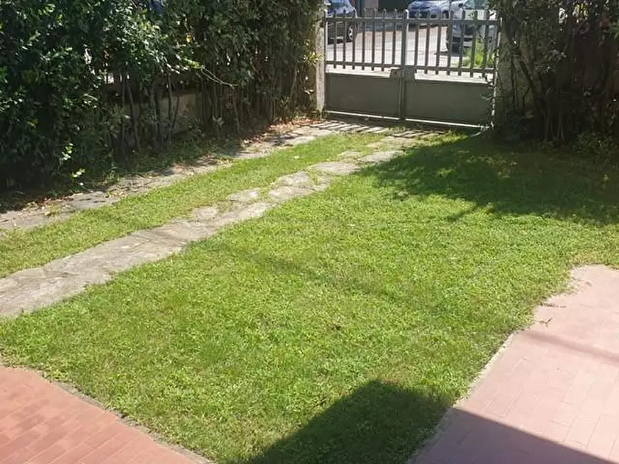 Immagine 6 di Appartamento in affitto  a Camaiore