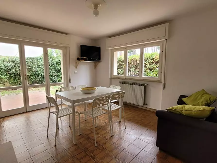 Immagine 1 di Appartamento in affitto  a Camaiore