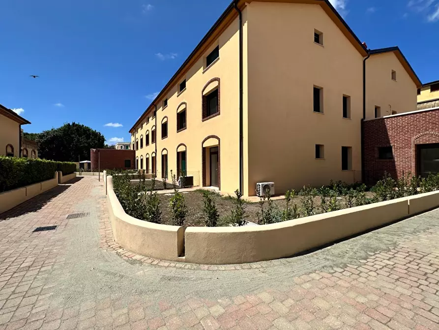 Immagine 12 di Appartamento in vendita  a Rosignano Marittimo