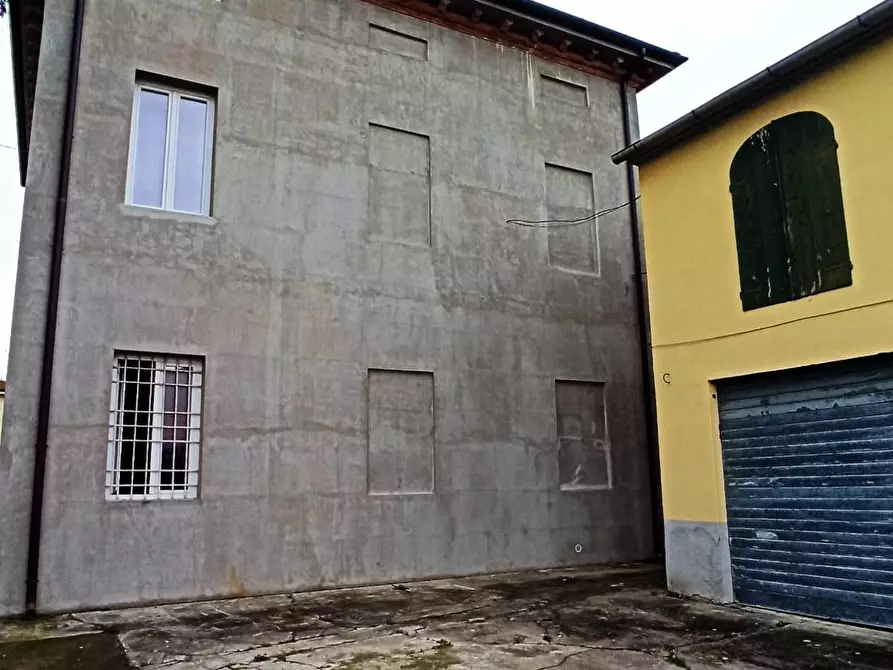 Immagine 32 di Villa in vendita  a Capannori