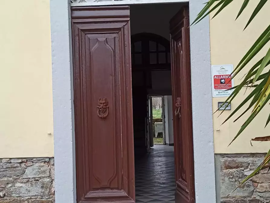 Immagine 5 di Villa in vendita  a Capannori