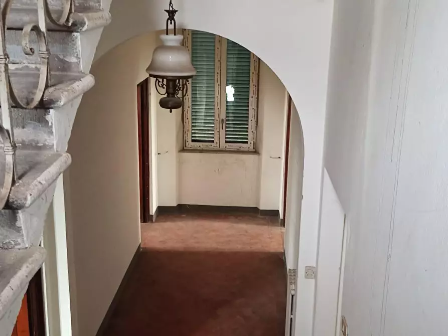 Immagine 21 di Villa in vendita  a Capannori