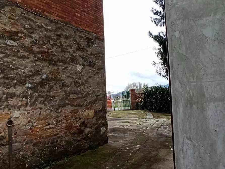 Immagine 29 di Villa in vendita  a Capannori