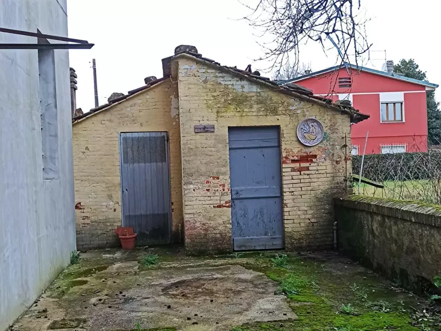 Immagine 34 di Villa in vendita  a Capannori