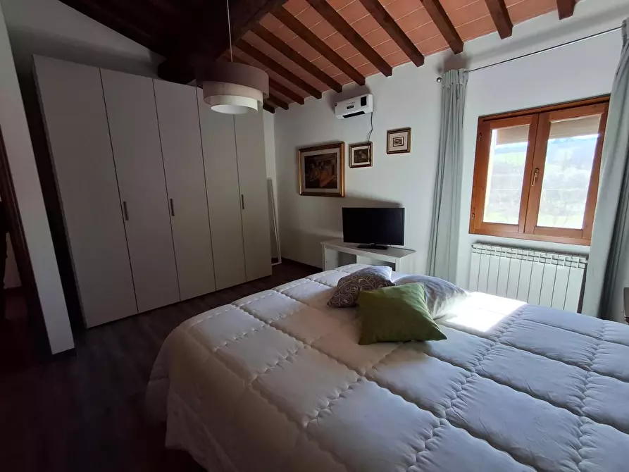 Immagine 24 di Casa colonica in vendita  a Vinci