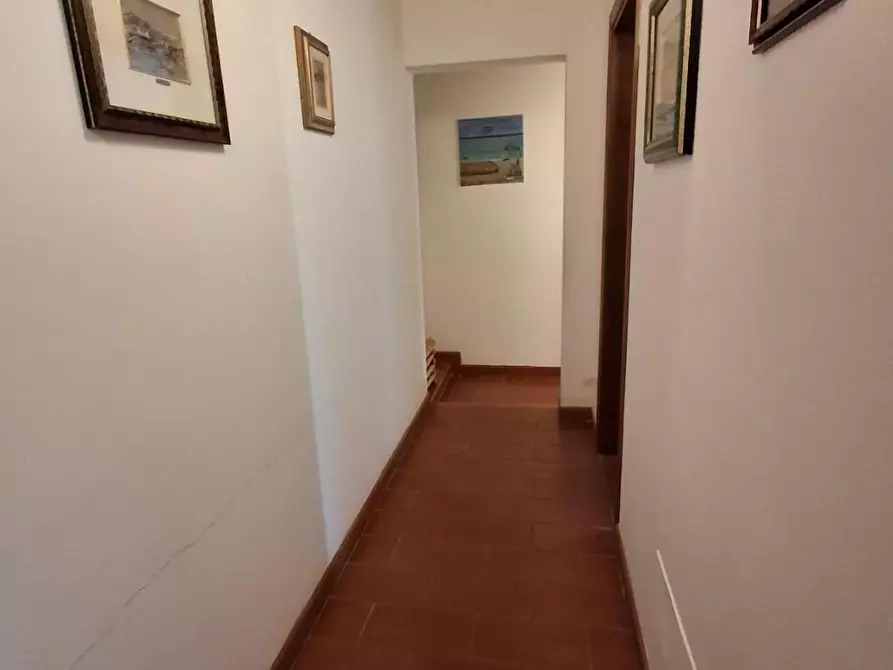 Immagine 21 di Casa colonica in vendita  a Vinci