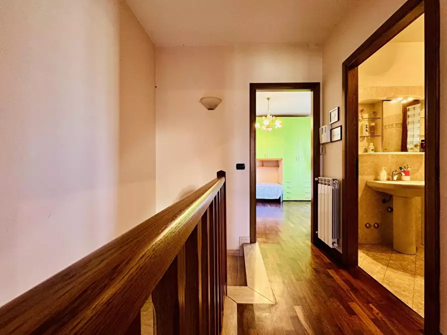 Immagine 30 di Casa semindipendente in vendita  a Camaiore