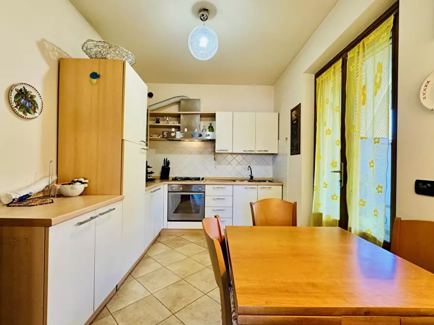 Immagine 6 di Casa semindipendente in vendita  a Camaiore