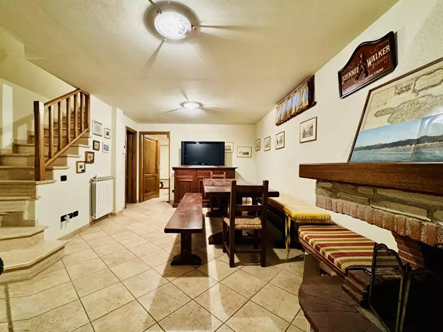 Immagine 16 di Casa semindipendente in vendita  a Camaiore