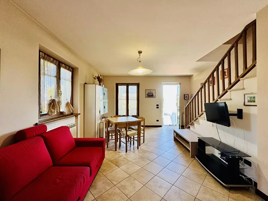 Immagine 9 di Casa semindipendente in vendita  a Camaiore