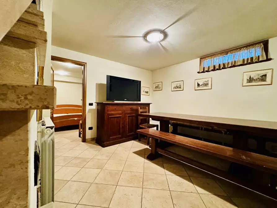 Immagine 17 di Casa semindipendente in vendita  a Camaiore