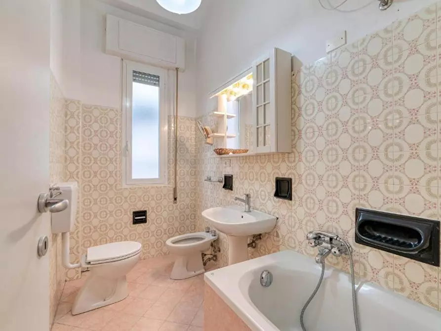 Immagine 16 di Appartamento in affitto  a Camaiore