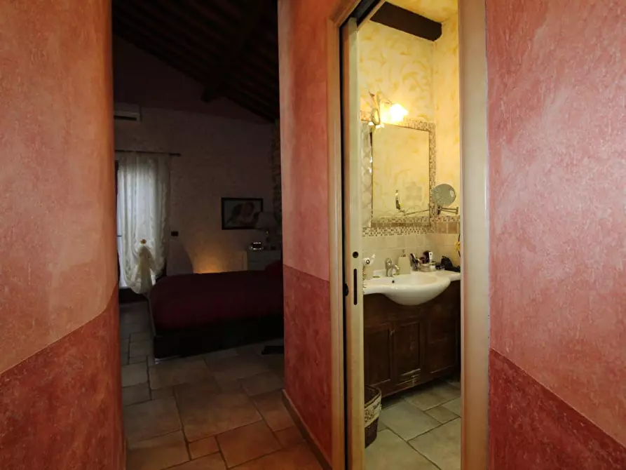 Immagine 25 di Casa indipendente in vendita  a Poggibonsi