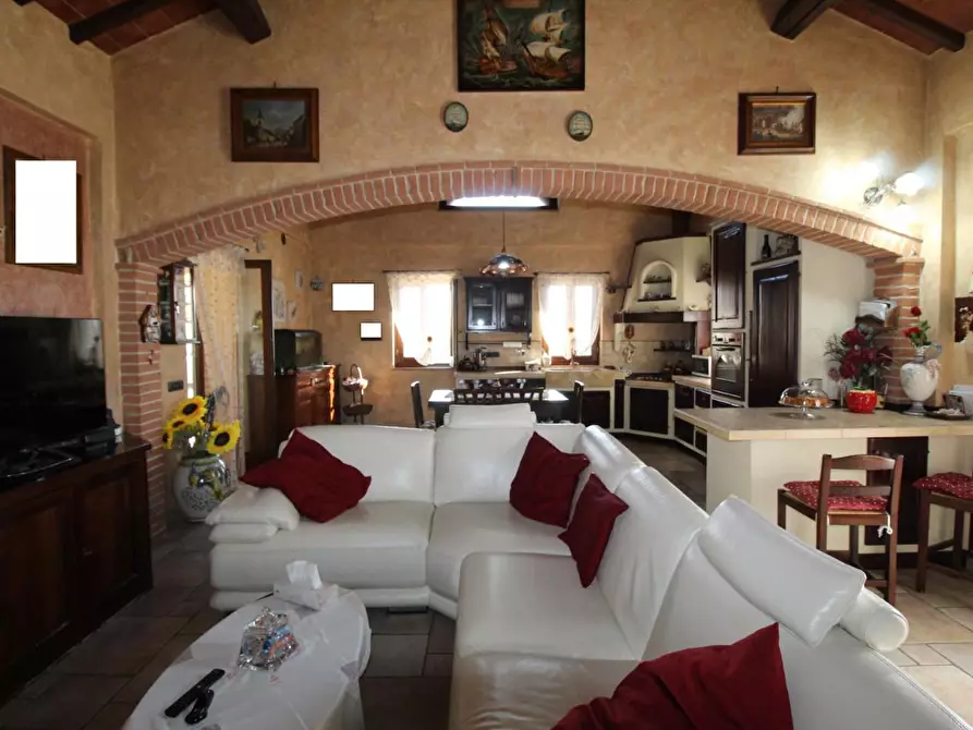 Immagine 7 di Casa indipendente in vendita  a Poggibonsi