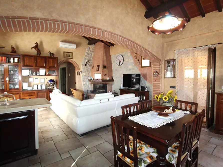 Immagine 4 di Casa indipendente in vendita  a Poggibonsi