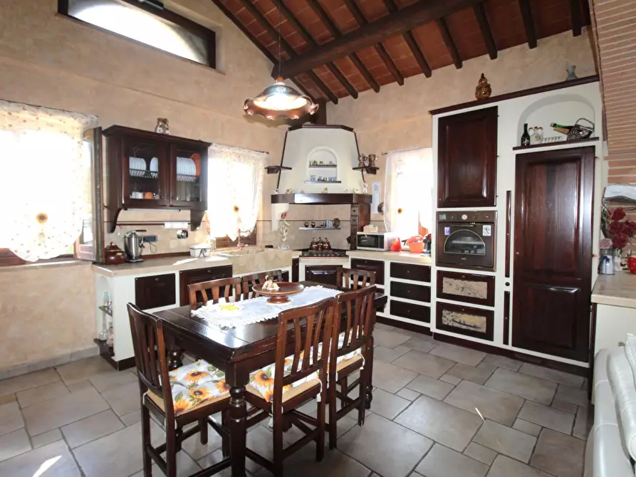 Immagine 5 di Casa indipendente in vendita  a Poggibonsi