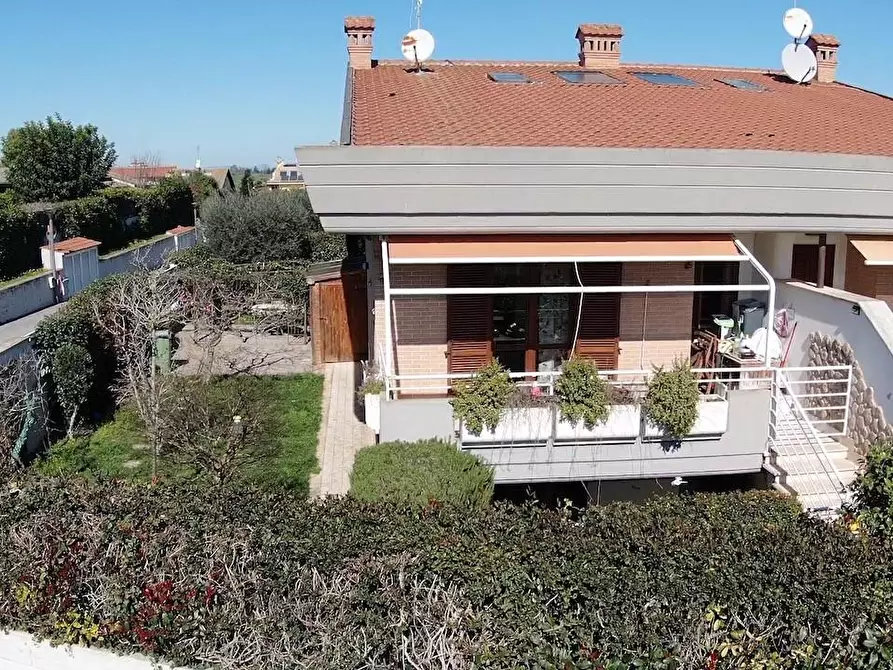 Immagine 37 di Casa bifamiliare in vendita  a Roma