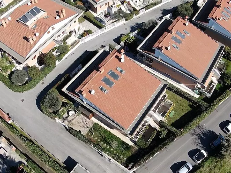 Immagine 24 di Casa bifamiliare in vendita  a Roma