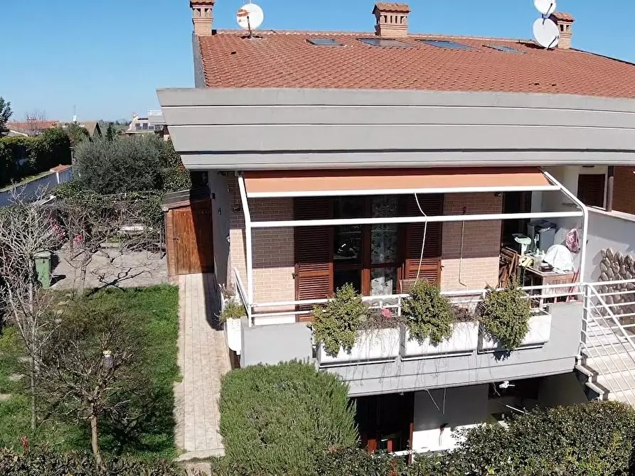 Immagine 36 di Casa bifamiliare in vendita  a Roma