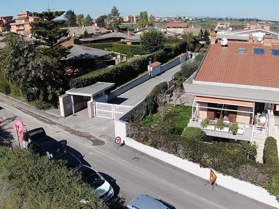 Immagine 35 di Casa bifamiliare in vendita  a Roma