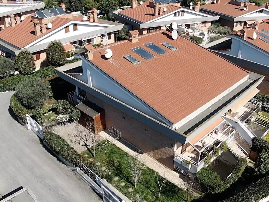 Immagine 23 di Casa bifamiliare in vendita  a Roma