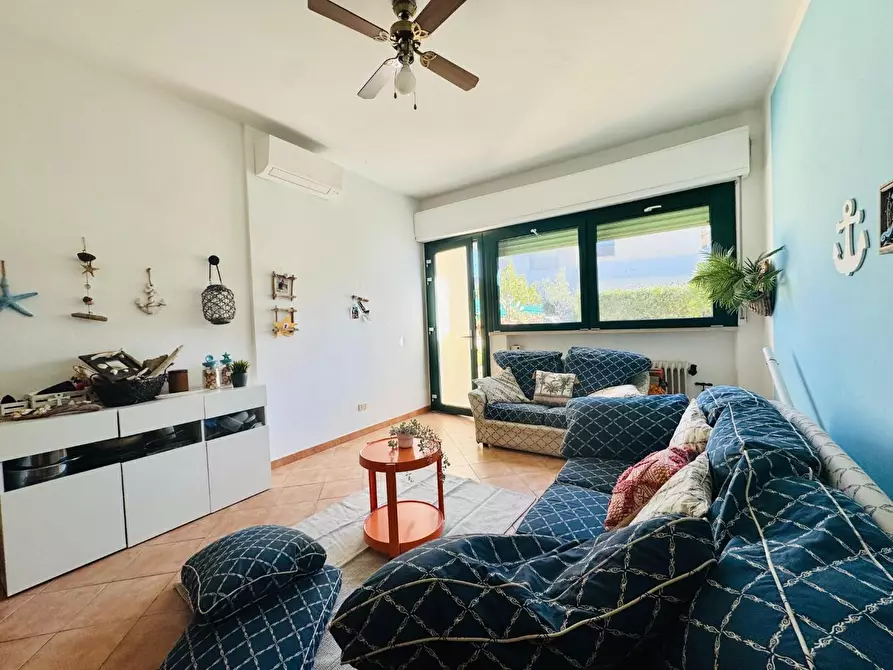 Immagine 50 di Villetta a schiera in vendita  a Viareggio