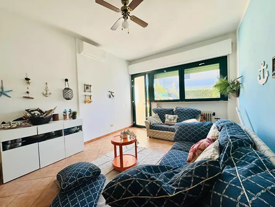 Immagine 34 di Villetta a schiera in vendita  a Viareggio