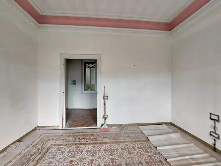 Immagine 29 di Appartamento in vendita  a Lucca