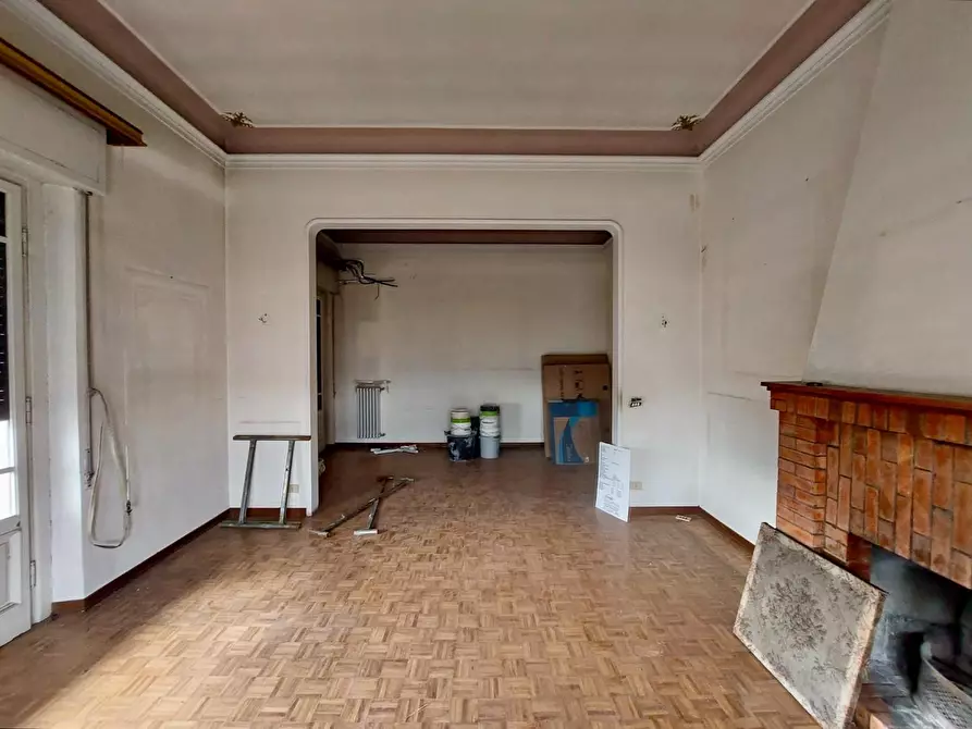 Immagine 9 di Appartamento in vendita  a Lucca