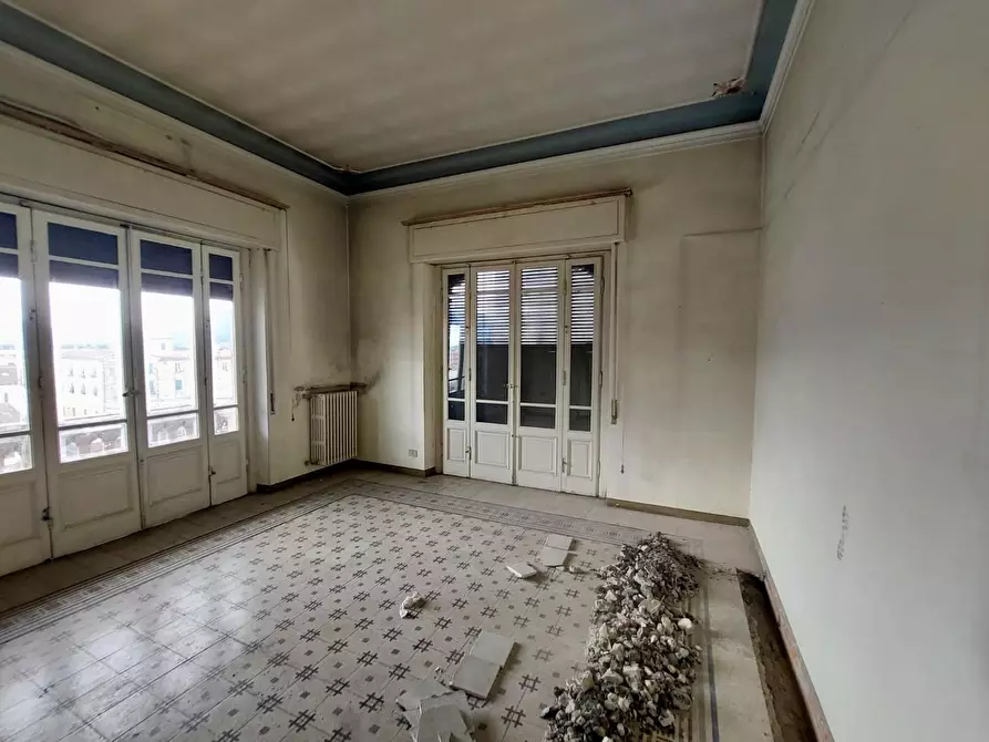 Immagine 16 di Appartamento in vendita  a Lucca