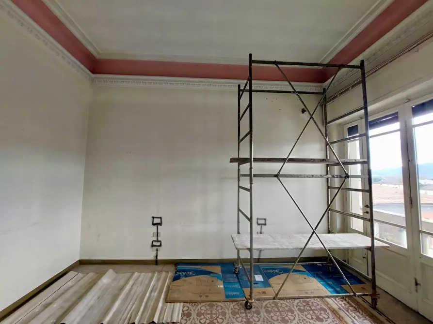 Immagine 13 di Appartamento in vendita  a Lucca