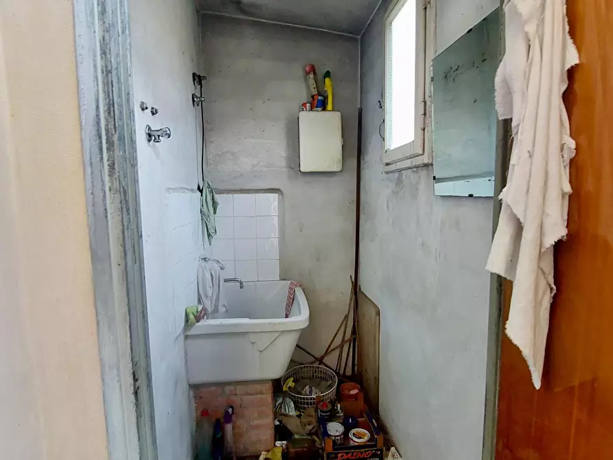 Immagine 27 di Appartamento in vendita  a Lucca